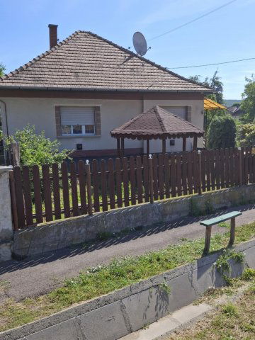 Eladó családi ház, Sirokban 28 M Ft, 3 szobás