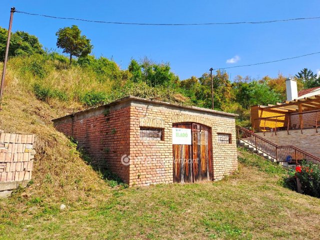 Eladó ipari ingatlan, Pálosvörösmarton 15.8 M Ft