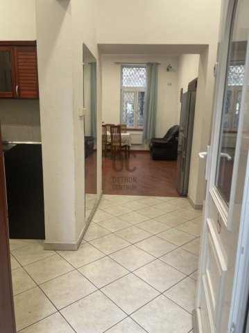 Eladó téglalakás, Budapesten, I. kerületben 104.9 M Ft, 3 szobás