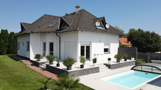 Eladó családi ház, Pákozdon 235 M Ft, 5 szobás