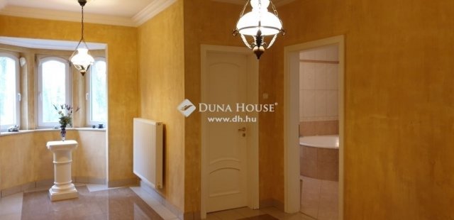 Eladó családi ház, Fóton 270 M Ft, 6 szobás