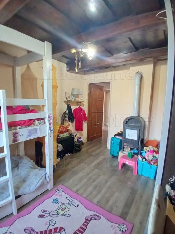 Eladó családi ház, Bakonyszentlászlón 21 M Ft, 2 szobás