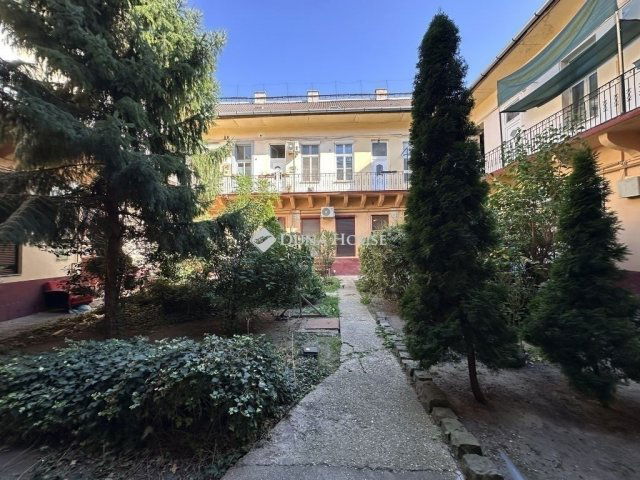 Eladó téglalakás, Budapesten, VIII. kerületben 64.5 M Ft
