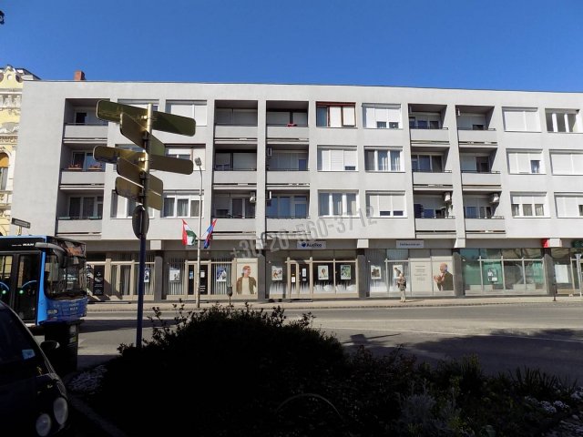 Eladó téglalakás, Pápán, Deák Ferenc utcában 52 M Ft