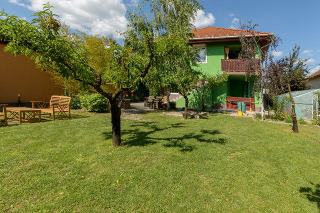 Eladó családi ház, Szigethalmon 137.5 M Ft, 6 szobás