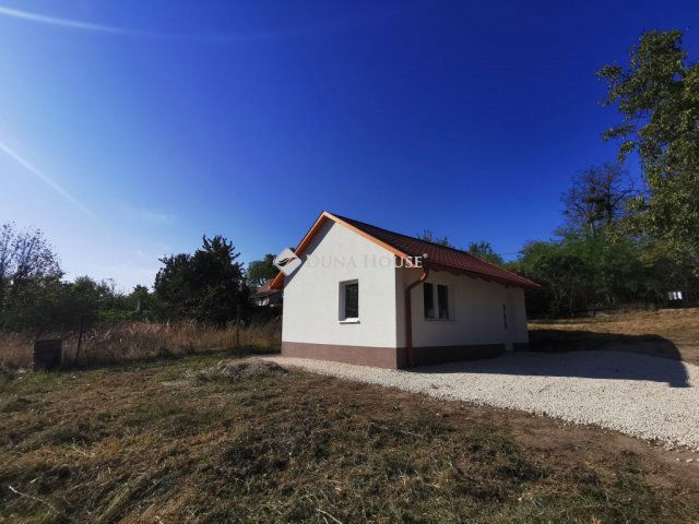 Eladó nyaraló, Tatán 19.99 M Ft, 1 szobás / költözzbe.hu