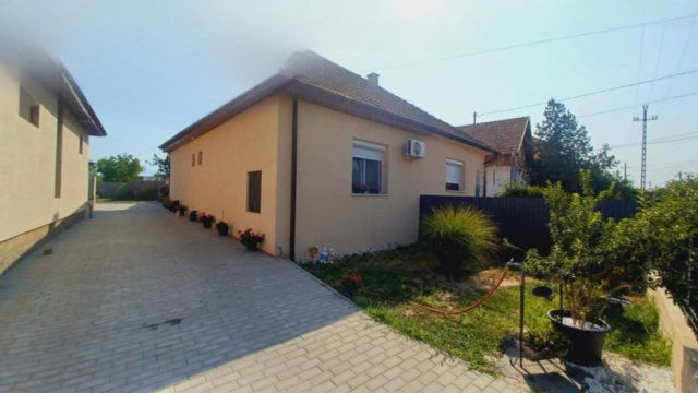 Eladó családi ház, Ócsán 48.9 M Ft, 2 szobás