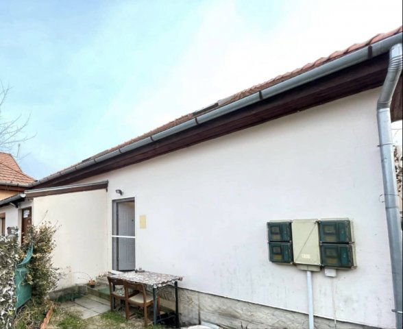 Eladó téglalakás, Szigethalmon 39.9 M Ft, 2+1 szobás