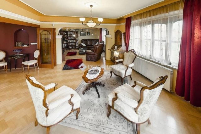 Eladó családi ház, Kecskeméten 119 M Ft, 6 szobás