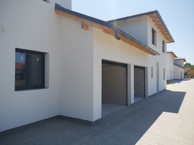 Eladó ikerház, Vecsésen 119 M Ft, 5 szobás