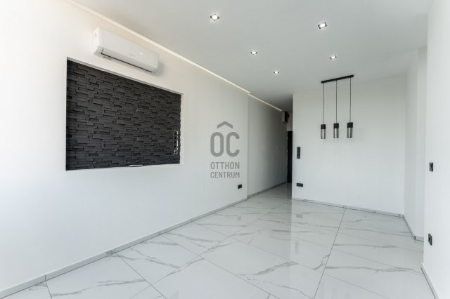 Eladó panellakás, Pétfürdőn 39.9 M Ft, 2 szobás