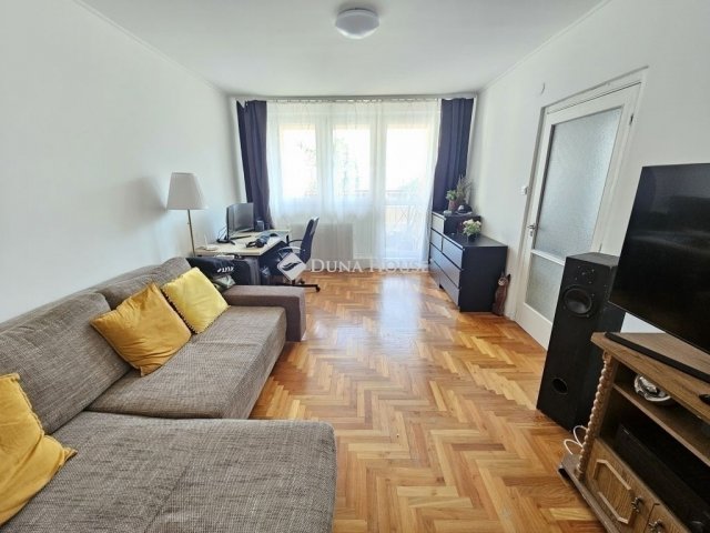 Eladó panellakás, Budapesten, III. kerületben 74.5 M Ft