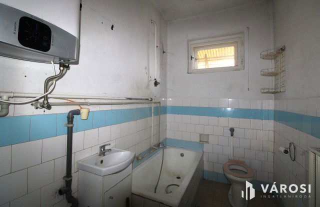 Eladó családi ház, Csorváson 9.99 M Ft, 2 szobás