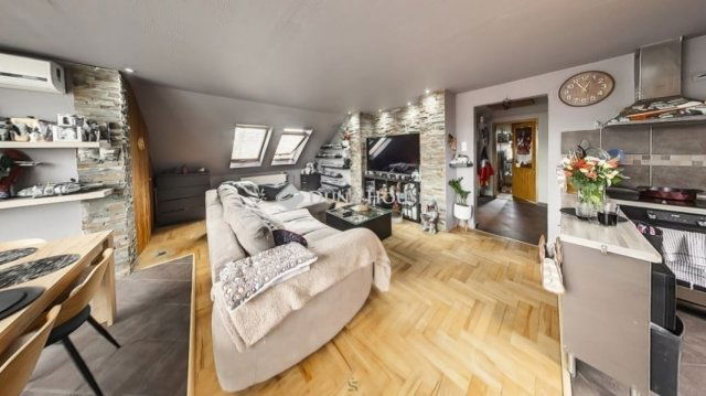 Eladó családi ház, Fóton 129.9 M Ft, 7 szobás