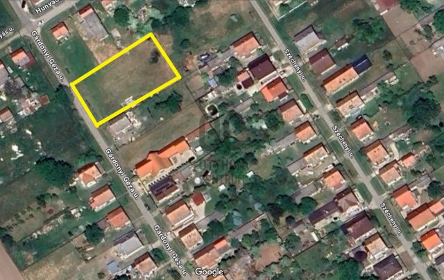 Eladó telek, Decsen, Gárdonyi Géza utcában 6.5 M Ft
