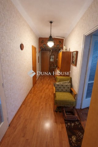 Eladó családi ház, Csákváron 64.9 M Ft, 5 szobás