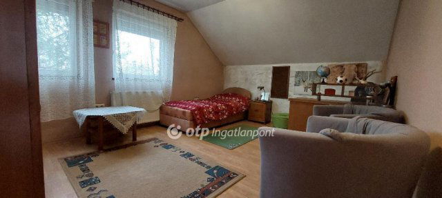 Eladó családi ház, Baracskán 98 M Ft, 6 szobás