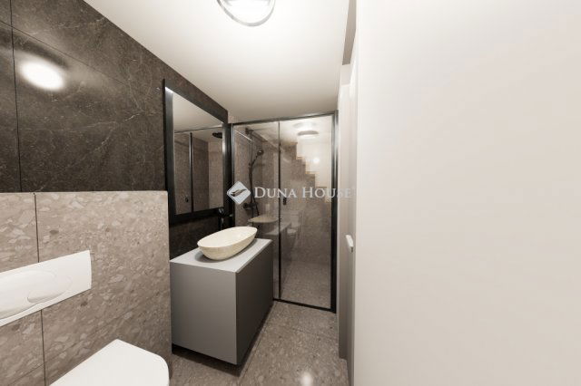 Eladó téglalakás, Budapesten, VIII. kerületben 70 M Ft, 2 szobás