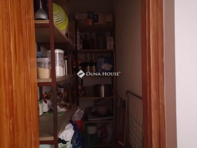 Eladó téglalakás, Szegeden 81.59 M Ft, 5 szobás