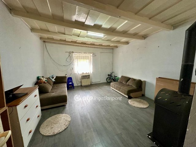 Eladó családi ház, Albertirsán 35 M Ft, 2 szobás