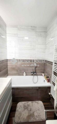 Eladó téglalakás, Budapesten, XV. kerületben 145 M Ft, 4 szobás