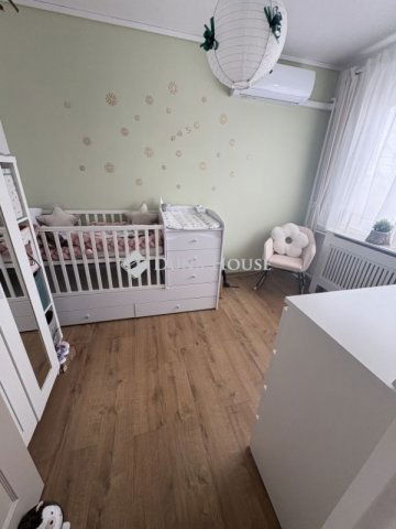 Eladó panellakás, Kecskeméten 49.8 M Ft, 3 szobás