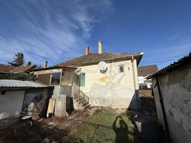 Eladó családi ház, Székesfehérvárott 49.99 M Ft, 2 szobás