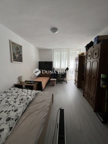 Eladó téglalakás, Pétfürdőn 36 M Ft, 2 szobás