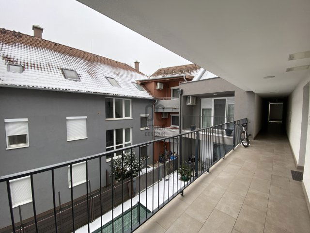 Eladó téglalakás, Győrött 91.5 M Ft, 2 szobás