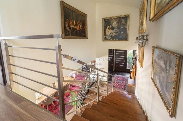 Eladó családi ház, Szentendrén 530 M Ft, 6 szobás