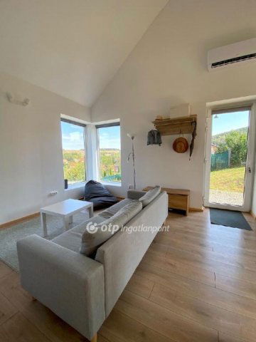 Eladó téglalakás, Orfűn 119.9 M Ft, 4 szobás