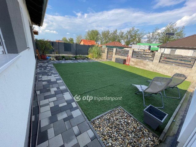 Eladó családi ház, Délegyházán 129 M Ft, 4 szobás