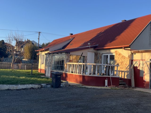 Eladó családi ház, Vonyarcvashegyen 59.9 M Ft, 4 szobás