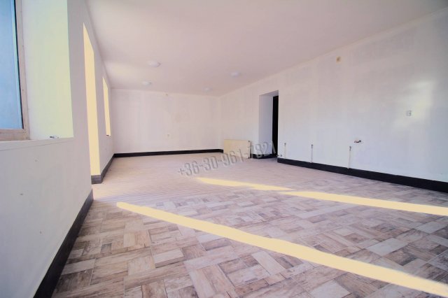 Eladó ipari ingatlan, Sarkadon 9.9 M Ft, 2 szobás