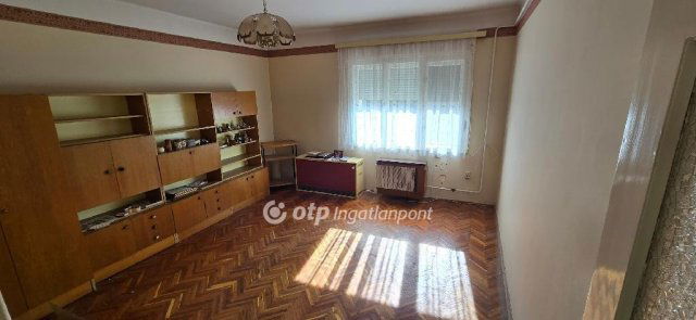 Eladó családi ház, Szolnokon 40 M Ft, 4 szobás