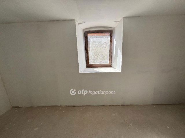 Eladó családi ház, Pápán 20.9 M Ft, 3 szobás