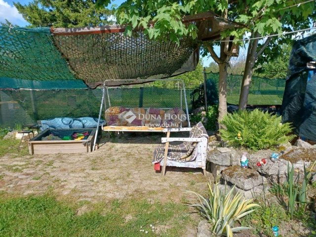 Eladó családi ház, Tahitótfalun 38.5 M Ft, 2 szobás