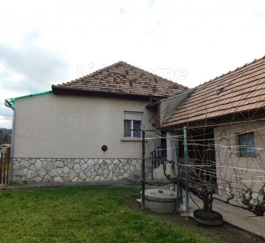 Eladó családi ház, Győrújbaráton 49.9 M Ft, 10 szobás