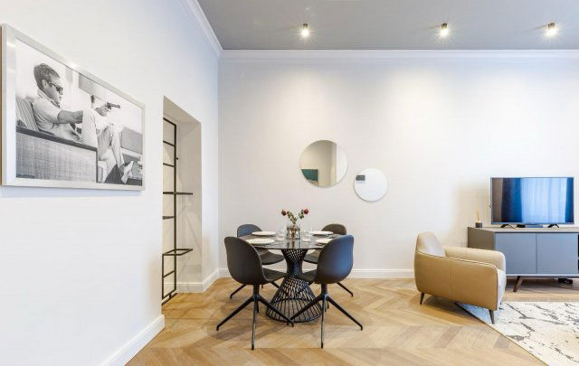 Eladó téglalakás, Budapesten, VI. kerületben, Andrássy úton