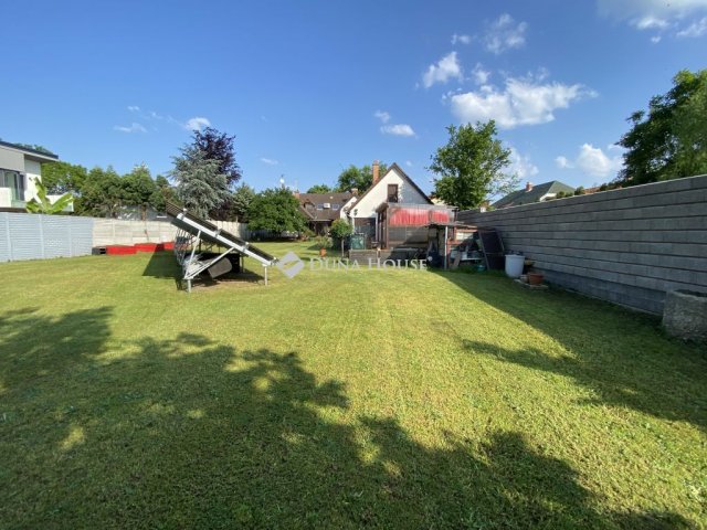 Eladó családi ház, XVIII. kerületben, Gyergyó utcában