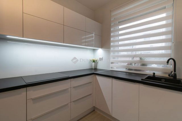 Eladó téglalakás, Vecsésen 119.9 M Ft, 5 szobás