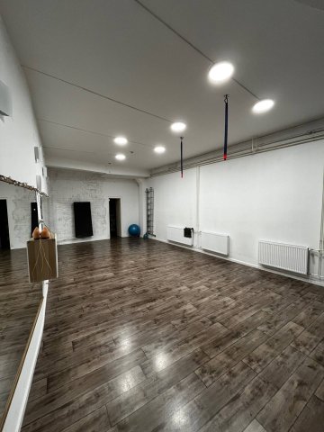 Eladó üzlethelyiség, Pécsett 39.9 M Ft, 2 szobás