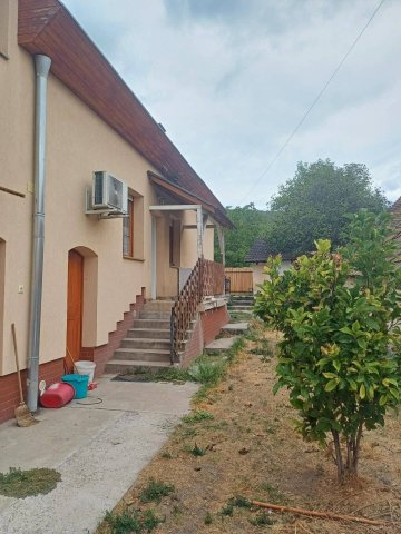 Eladó családi ház, Pilisszántón 59.9 M Ft, 4+1 szobás