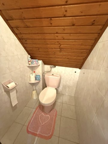 Eladó családi ház, Pécsett 99 M Ft, 5 szobás