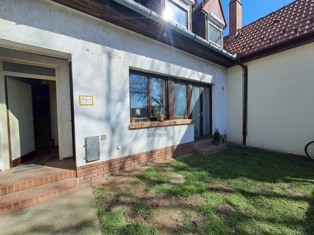 Eladó sorház, Kecskeméten 99 M Ft, 5 szobás