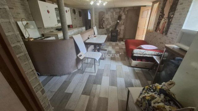 Eladó családi ház, Törtelen 14 M Ft, 3+2 szobás