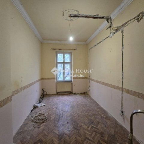 Eladó téglalakás, Szegeden 61 M Ft, 3 szobás