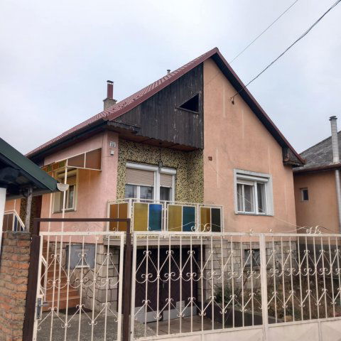 Eladó téglalakás, Pásztón 49.5 M Ft, 3 szobás