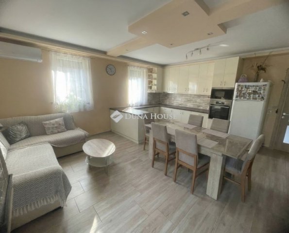 Eladó családi ház, Kecskeméten 99.5 M Ft, 4 szobás