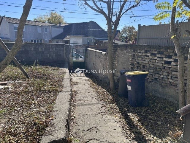 Eladó családi ház, Budapesten, XXI. kerületben 42 M Ft, 1 szobás